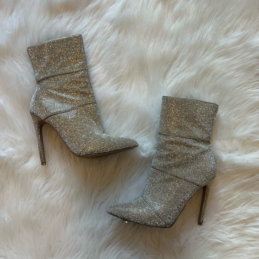 Steve Madden Winona Rhinestone ankle boots 7.5